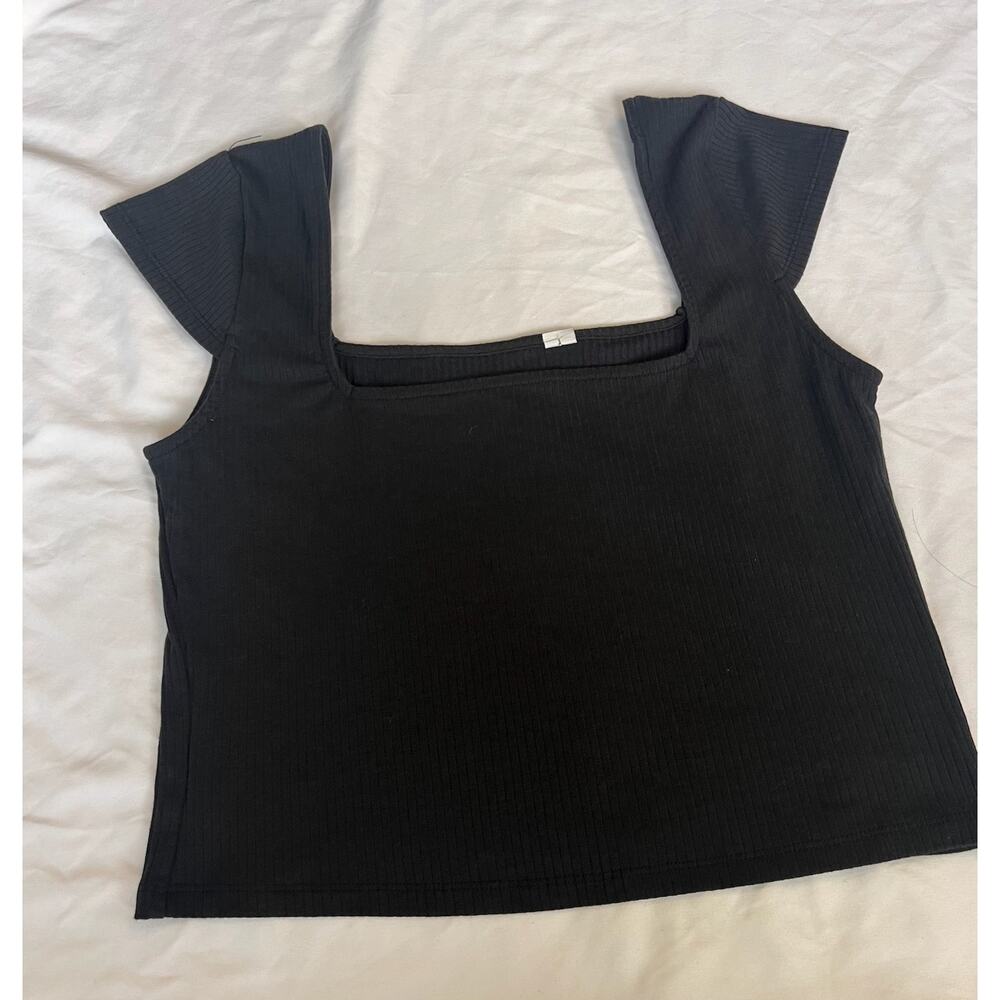 Me to We Essentials sz L women black top 0765 - Picture 2 of 3